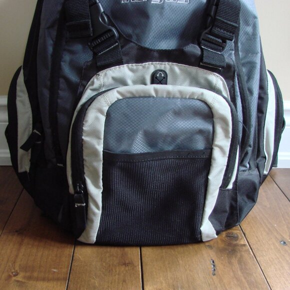 Targus Backpack Computer Laptop Business Travel Student Bag Excellent Like NEW - Picture 3 of 11